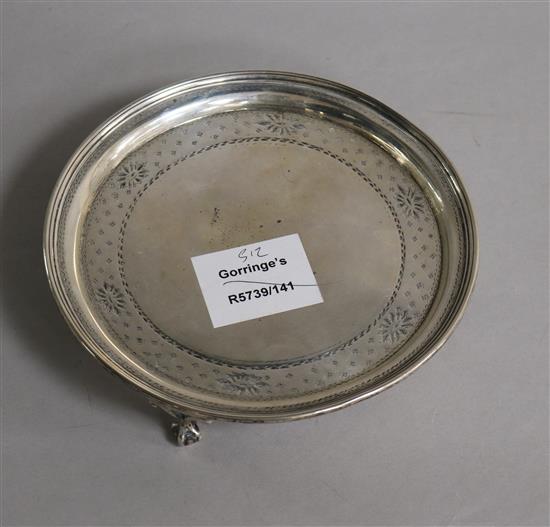 A George III silver circular waiter, Robert Hennell I, London, 1789, 6.5 oz.